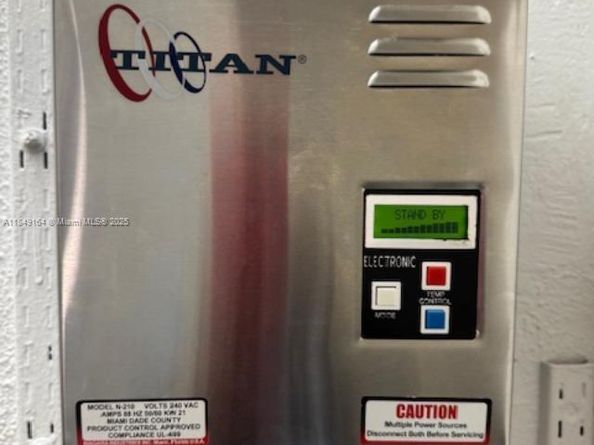 204 SW 7th Ave, Hallandale Beach FL 33009