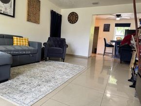 204 SW 7th Ave, Hallandale Beach FL 33009