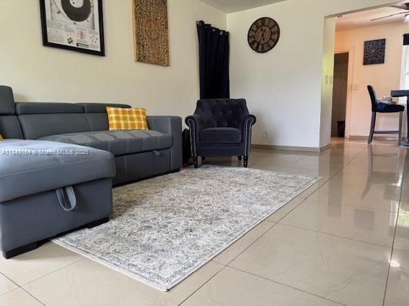 204 SW 7th Ave, Hallandale Beach FL 33009