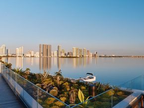 1413 N Venetian Way, Miami FL 33139