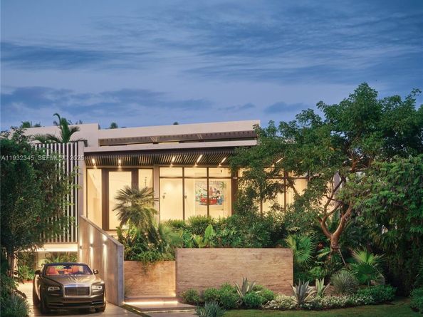 1413 N Venetian Way, Miami FL 33139