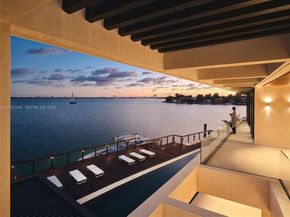 1413 N Venetian Way, Miami FL 33139