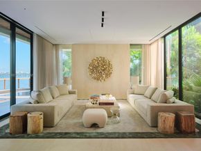 1413 N Venetian Way, Miami FL 33139