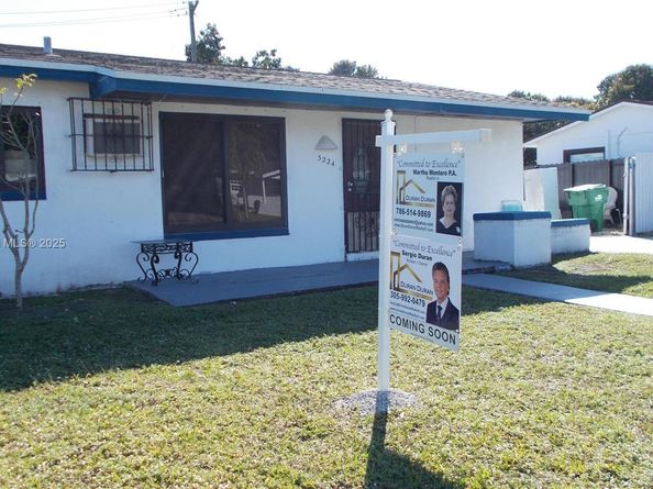 3224 NW 181st St, Miami Gardens FL 33056