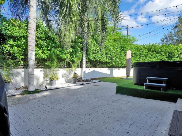 1501 Algardi Ave, Coral Gables FL 33146