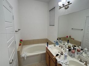 706 NE 191st Ter, Miami FL 33179