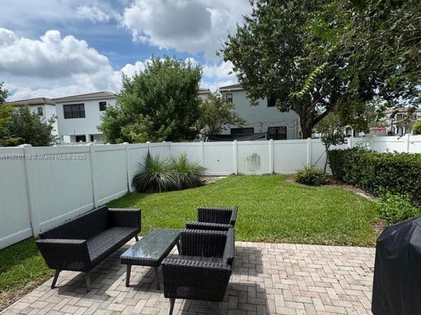 706 NE 191st Ter, Miami FL 33179