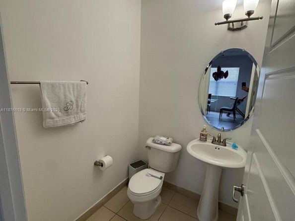 706 NE 191st Ter, Miami FL 33179