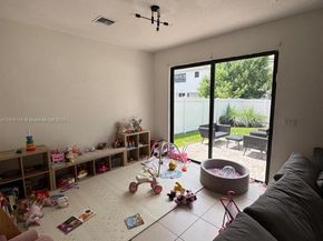 706 NE 191st Ter, Miami FL 33179