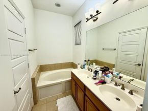 706 NE 191st Ter, Miami FL 33179