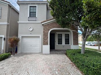 706 NE 191st Ter