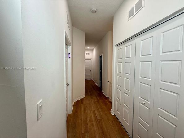 706 NE 191st Ter, Miami FL 33179