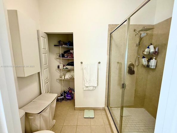 706 NE 191st Ter, Miami FL 33179