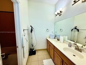 706 NE 191st Ter, Miami FL 33179