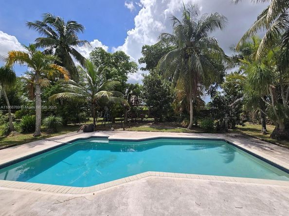 1510 NW 17th St, Homestead FL 33030
