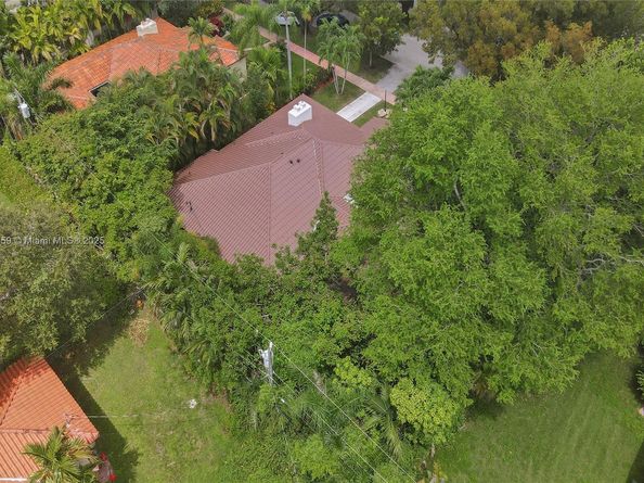 528 Sevilla Ave, Coral Gables FL 33134