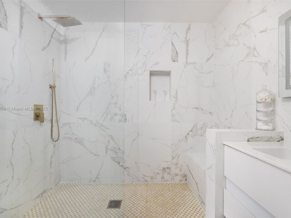 528 Sevilla Ave, Coral Gables FL 33134