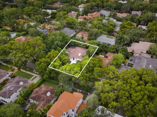 528 Sevilla Ave, Coral Gables FL 33134
