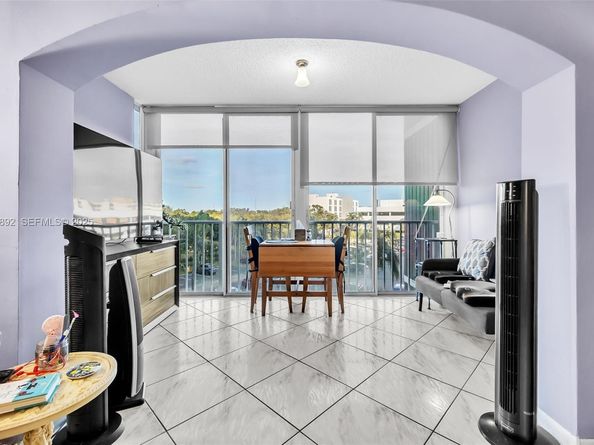 3850 Washington St 409, Hollywood FL 33021