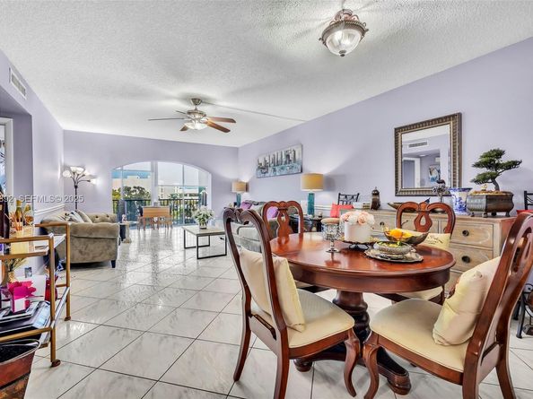 3850 Washington St 409, Hollywood FL 33021