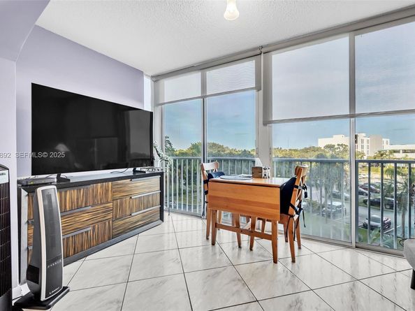 3850 Washington St 409, Hollywood FL 33021