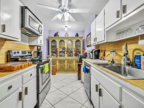 3850 Washington St 409, Hollywood FL 33021