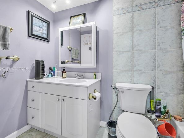 3850 Washington St 409, Hollywood FL 33021