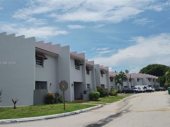 10395 SW 154th Cir Ct 104, Miami FL 33196