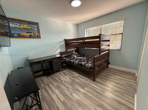 10449 NW 6th St, Pembroke Pines FL 33026