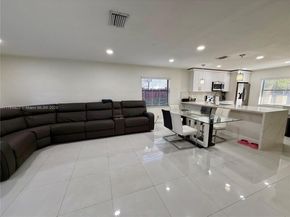 10449 NW 6th St, Pembroke Pines FL 33026