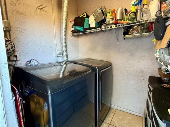 10449 NW 6th St, Pembroke Pines FL 33026
