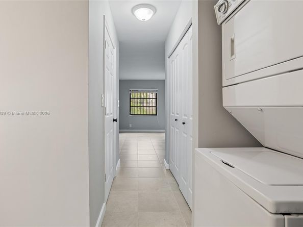 20801 San Simeon Way 105, Miami FL 33179