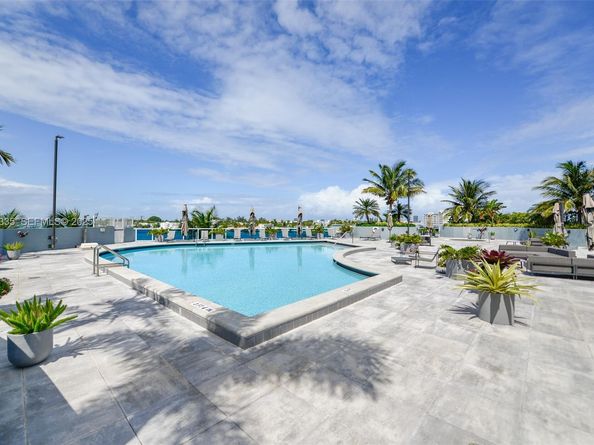 1881 79th St Cswy 2004, North Bay Village FL 33141