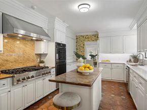 3500 Flamingo Dr, Miami Beach FL 33140