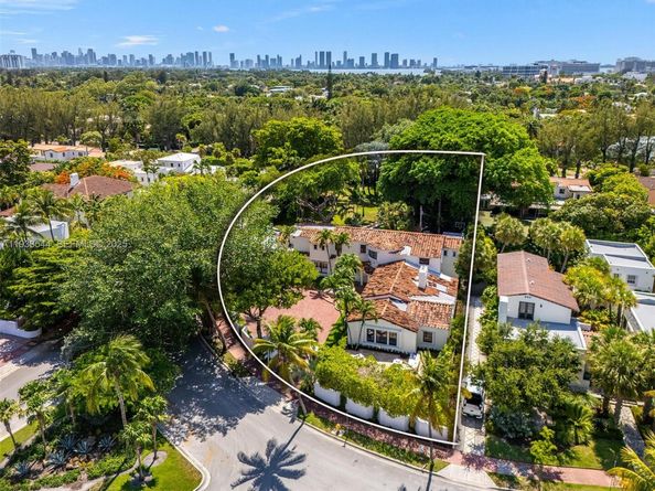 3500 Flamingo Dr, Miami Beach FL 33140