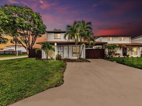 5287 NW 193rd Ln, Miami Gardens FL 33055