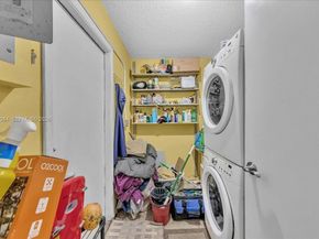 5287 NW 193rd Ln, Miami Gardens FL 33055