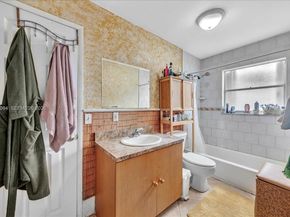 5287 NW 193rd Ln, Miami Gardens FL 33055