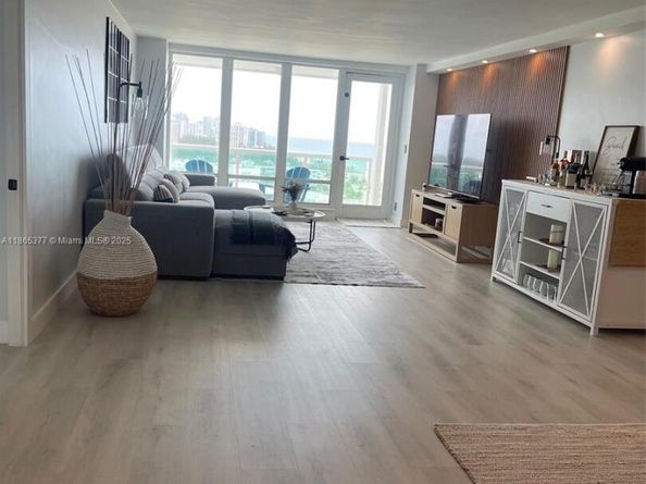 Undisclosed Address #A11865377, Fort Lauderdale FL 33316