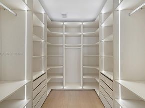 700 NE 24th St 5207, Miami FL 33137