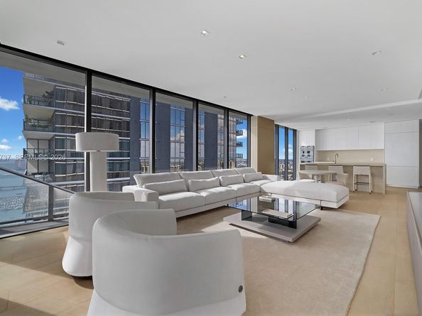 700 NE 24th St 5207, Miami FL 33137