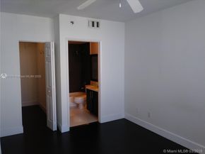 770 Claughton Island Dr PH29, Miami FL 33131