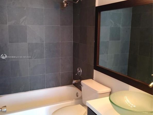 770 Claughton Island Dr PH29, Miami FL 33131