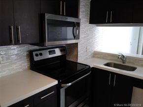 770 Claughton Island Dr PH29, Miami FL 33131