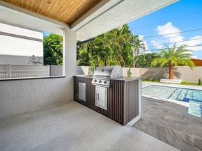 3225 Canal Dr, Pompano Beach FL 33062