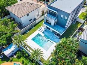 3225 Canal Dr, Pompano Beach FL 33062