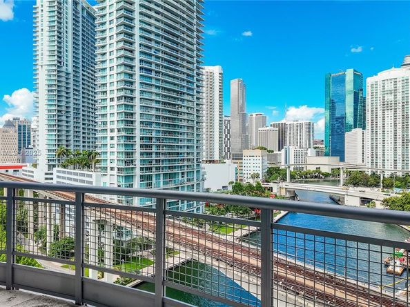 690 SW 1st Ct 1502, Miami FL 33130