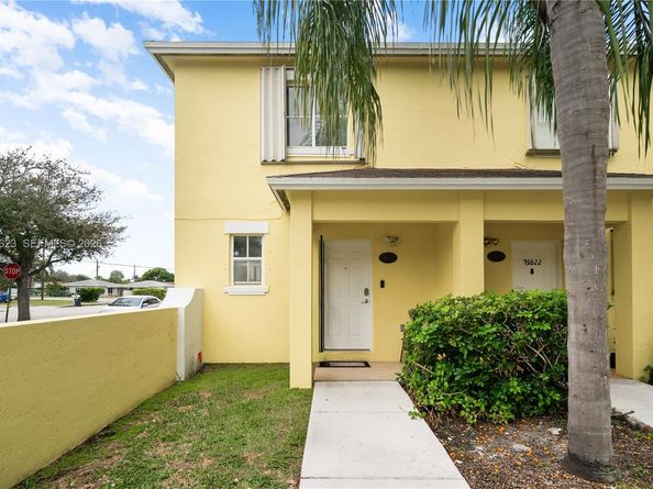 19620 SW 103rd Ct 11, Cutler Bay FL 33157