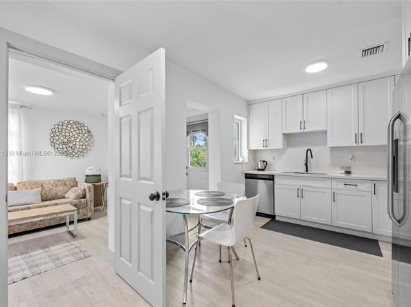 1063 NW 145th St, Miami FL 33168