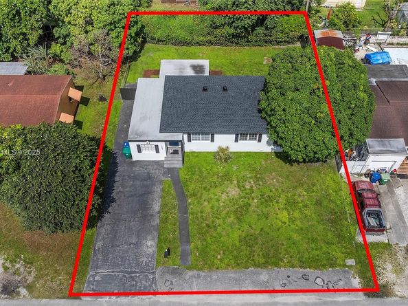 1063 NW 145th St, Miami FL 33168